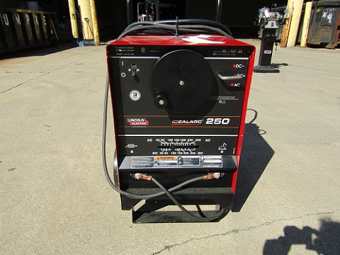 LINCOLN IDEALARC AC/DC 250 STICK WELDER