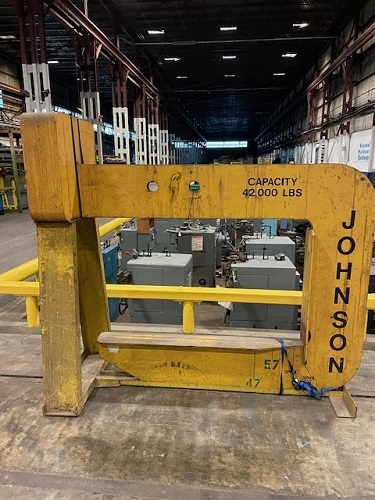 42,000 LBS JOHNSON C-HOOK W/ STAND