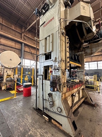 300 TON CLEARING STAMPING PRESS