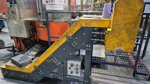 30 TON HYDROMEC TURBO-300-S TRIM PRESS