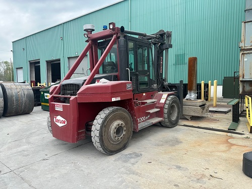 30,000 LB TAYLOR TX 300S SERIES BIG RED FORKLIFT