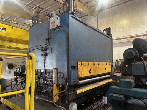 72 x .250 BRADBURY, 4HI, 11 ROLL AUTO-SELECTIVE HYD. PULL THROUGH LEVELER