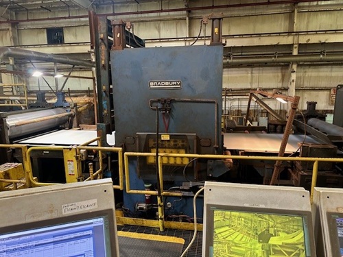 72 x .250 BRADBURY, 4HI, 11 ROLL AUTO-SELECTIVE HYD. PULL THROUGH LEVELER