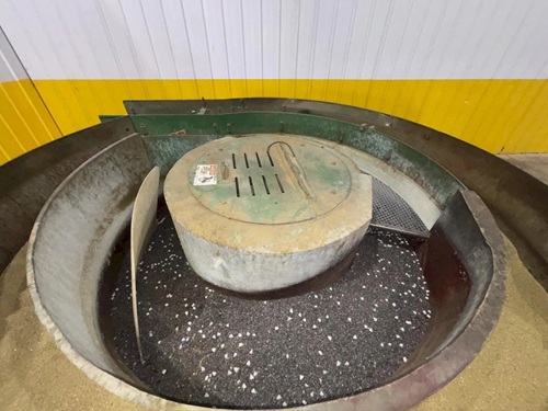 VL/RAMPE MODEL #SB-8 DUAL MEDIA VIBRATORY DEBURRING MACHINE