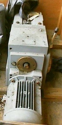 15 HP Vertical Head, 40-3000 RPM