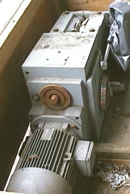 10 HP Vertical Head, 40-3000 RPM