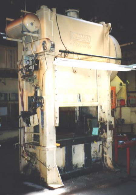 200 Ton NIAGARA SSDC Press, 10 Str, 29 SH, 60 x 36 Bed, 21 Windows, 30 SPM