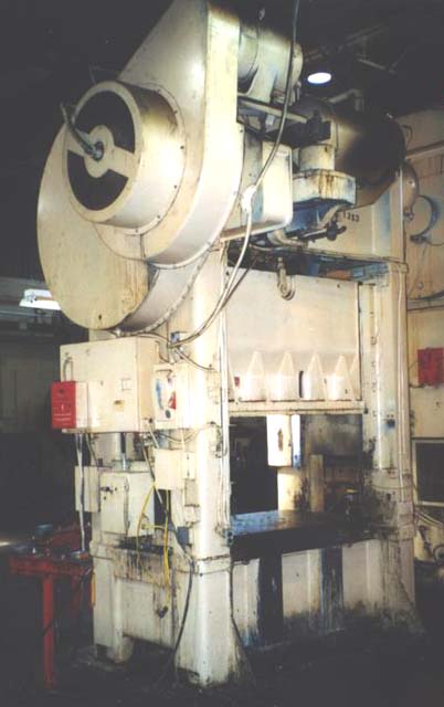 200 Ton NIAGARA SSDC Press, 10 Str, 29 SH, 60 x 36 Bed, 21 Windows, 30 SPM