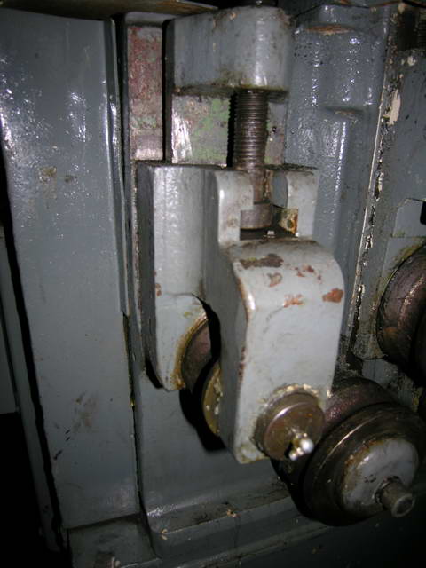 1-1/4 VAUGHN Wire Straightener, 3-Roll Plus 2 Outside Rolls