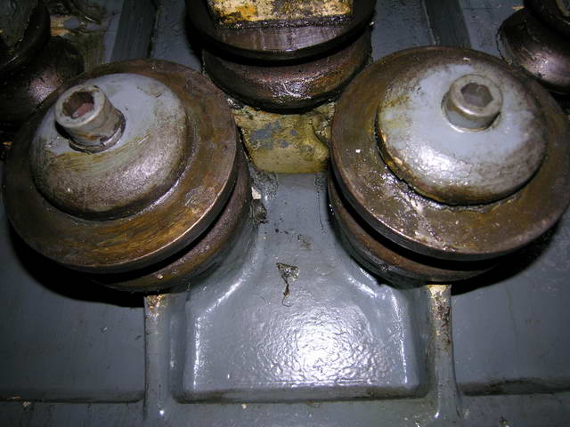 1-1/4 VAUGHN Wire Straightener, 3-Roll Plus 2 Outside Rolls