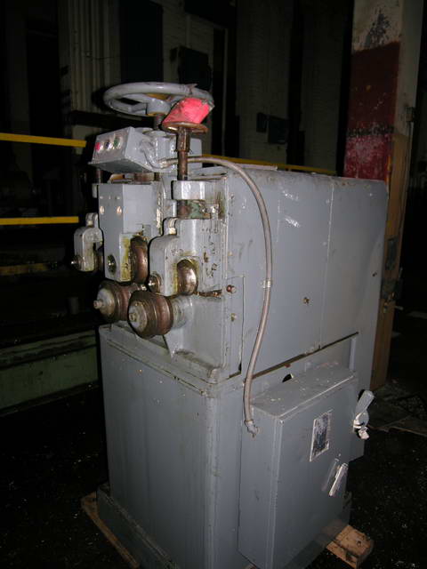 1-1/4 VAUGHN Wire Straightener, 3-Roll Plus 2 Outside Rolls