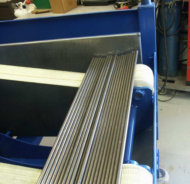 Self Unloading Hopper, 4,000 Parts Of 10mm Dia Cap, 4,500 Max Wt Cap, 2007