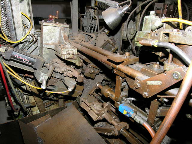 2-1/8 MODERN 2L Tube Cut-Off, 30 Cut, 18' Descrambler, Swing-Down ID Chamfer