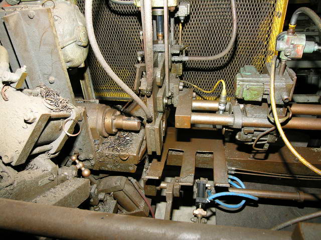 2-1/8 MODERN 2L Tube Cut-Off, 30 Cut, 18' Descrambler, Swing-Down ID Chamfer