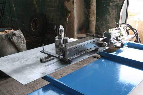 2-1/2 PINES MODEL 1 1/4 Bender, Counter Clockwise, 20'9 Over Mandrel, 12 Radi