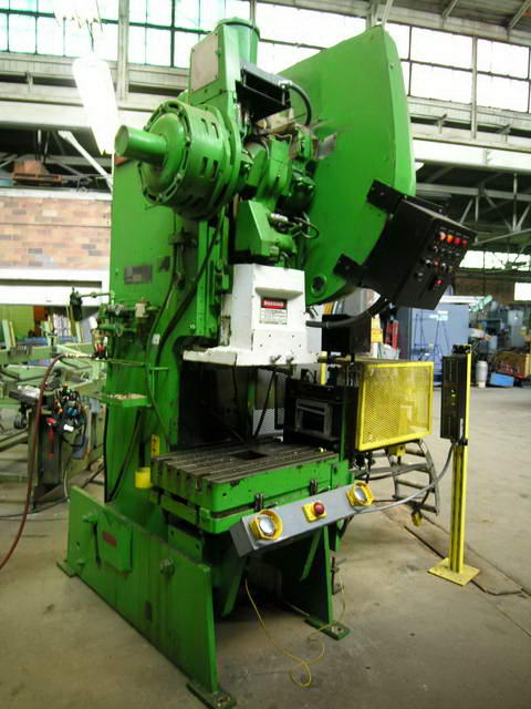 60 Ton NIAGARA OBI Press, 6 Str, 19 SH, 3.50 Adj, 32 x 21 Bed, 100 SPM