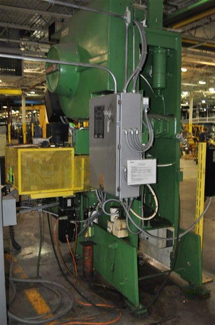 60 Ton NIAGARA OBI Press, 6 Str, 19 SH, 3.50 Adj, 32 x 21 Bed, 100 SPM