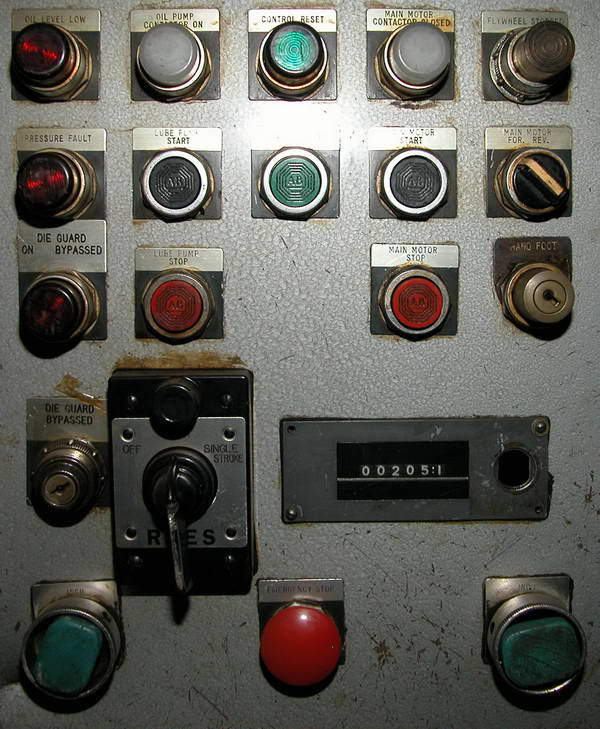 60 Ton NIAGARA OBI Press, 6 Str, 18 SH, 3 Adj, 32 x 21 Bed, 90 SPM