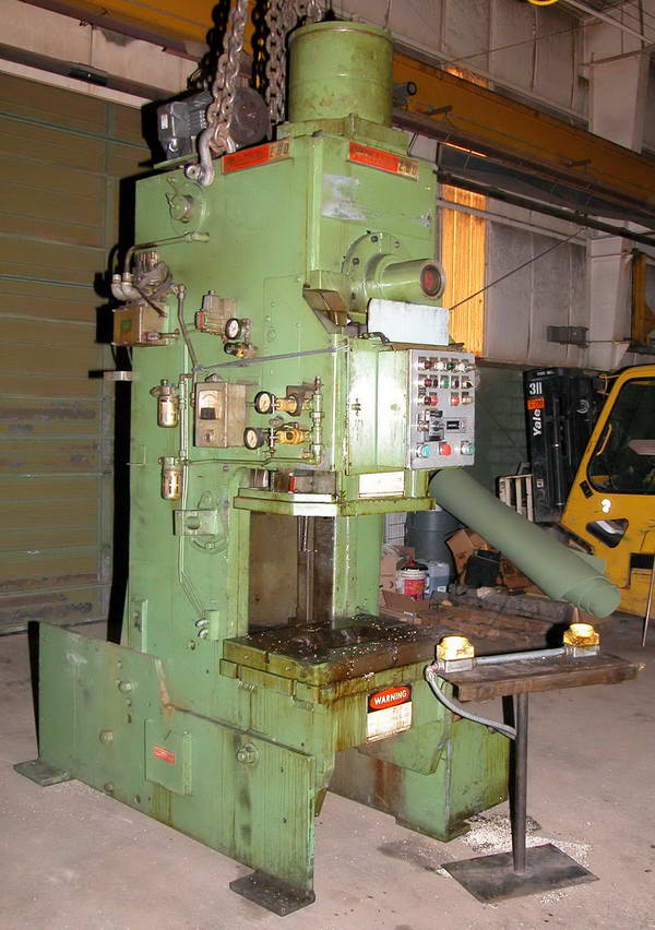 60 Ton NIAGARA OBI Press, 6 Str, 18 SH, 3 Adj, 32 x 21 Bed, 90 SPM