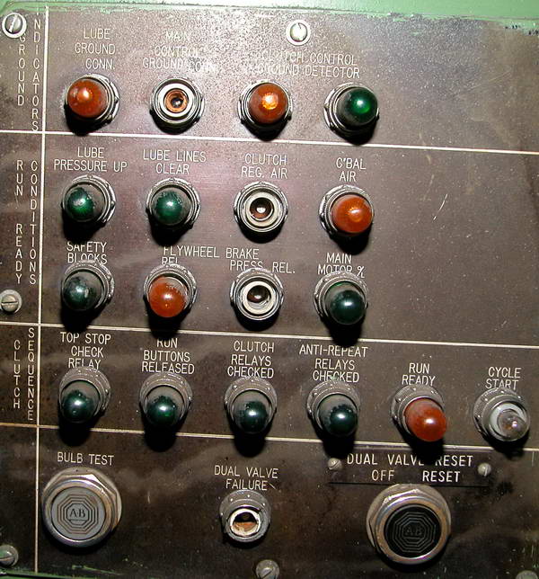 60 Ton NIAGARA OBI Press, 6 Str, 18 SH, 3 Adj, 32 x 21 Bed, 90 SPM