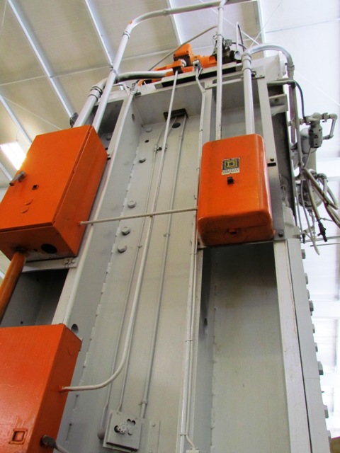 600 Ton PACIFIC Hydraulic Press, 30 Str, 40 Dylt, 67 x 60 Bed, 100 and 50 HP