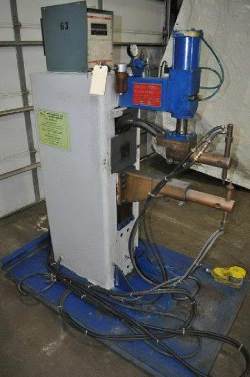 100 KVA BRITISH FEDERAL Spot Welder, 24 Throat, Robotron 30 Controller, 550 V