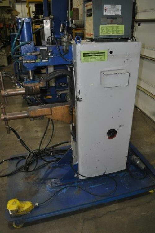 100 KVA BRITISH FEDERAL Spot Welder, 24 Throat, Robotron 30 Controller, 550 V
