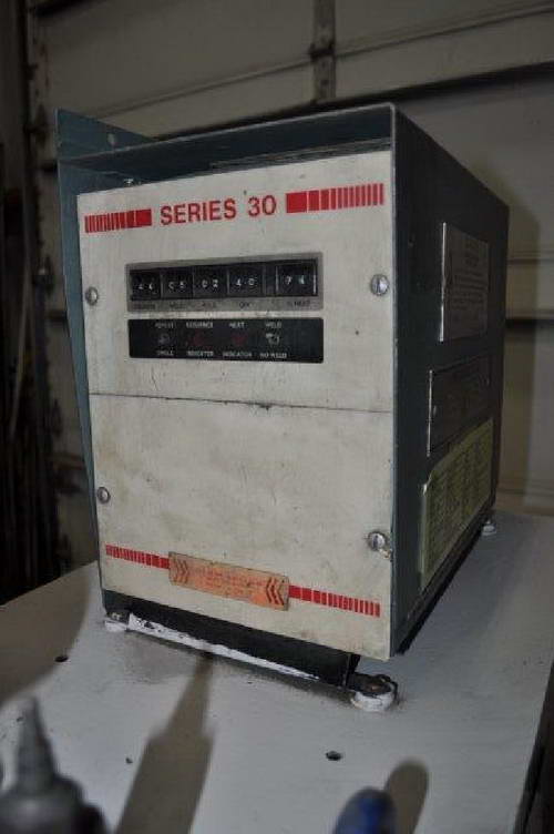 100 KVA BRITISH FEDERAL Spot Welder, 24 Throat, Robotron 30 Controller, 550 V