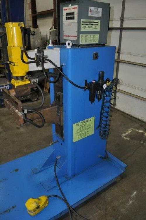 100 KVA BRITISH FEDERAL Spot Welder, 16 Throat, Robotron 30 Controller, 550 V