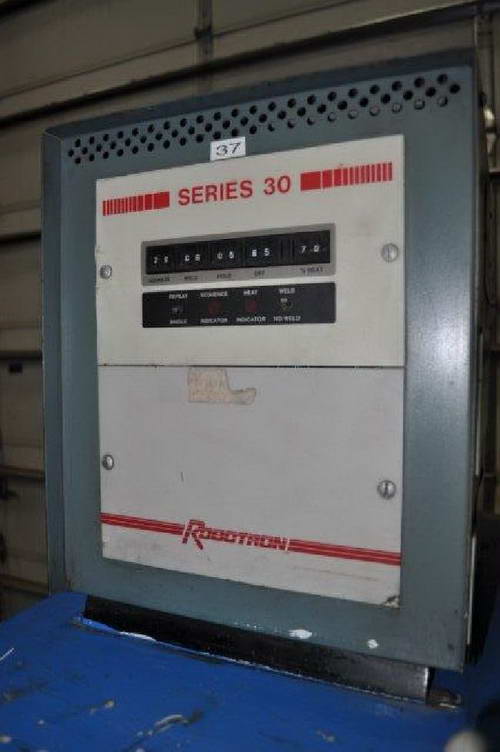 100 KVA BRITISH FEDERAL Spot Welder, 16 Throat, Robotron 30 Controller, 550 V
