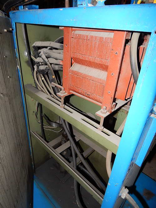 10 KVA WELD-O-MATIC Spot Welder, 20 Throat, Robotron 30 Controller, 550 Volt