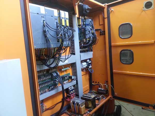 52 X, 30 Y, 22 Z LEADWELL MCV-1300D Vert Machining Center, 67 x 27.5 Table