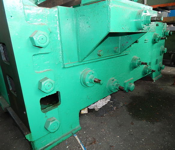 6 SUTTON 5-Roll Straightener, Entry / Exit Tables