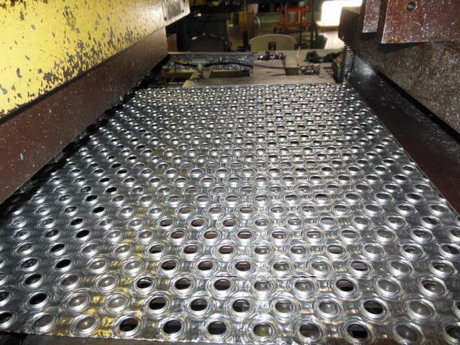 FIN DIE, BURR OAK, .375 x 1 x .625 Pattern, 8 to 20 Fins/Inch, 30 Row Ribbon Die