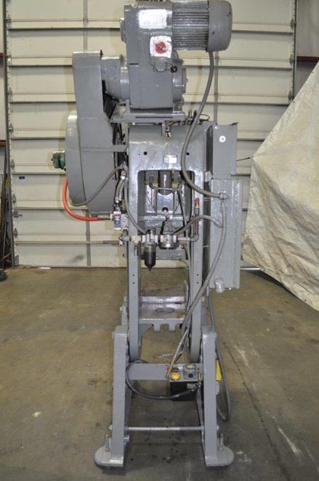 27 Ton L & J OBI Press, 1 Str, 10.5 SH, 2 Adj, 21-1/2 x 13 Bed, 150 SPM