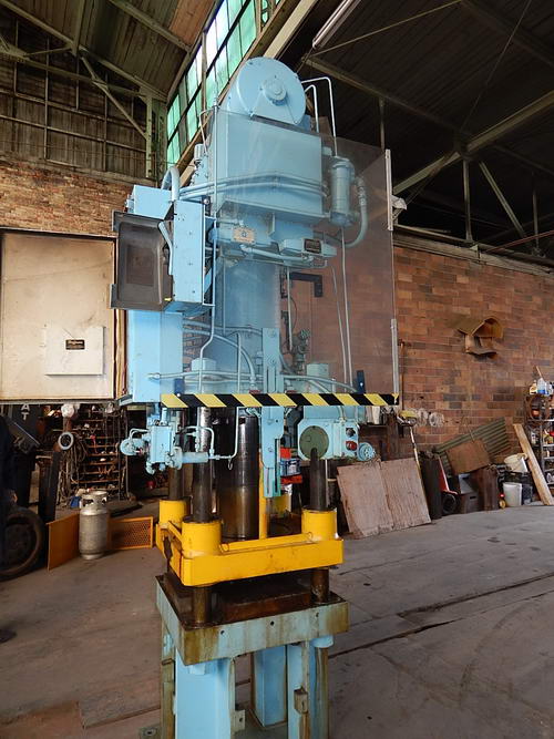 100 Ton BIRDSBORO Hydraulic Press, 18 Str, 23 Dylt, 29 x 29 Bed, 10 HP