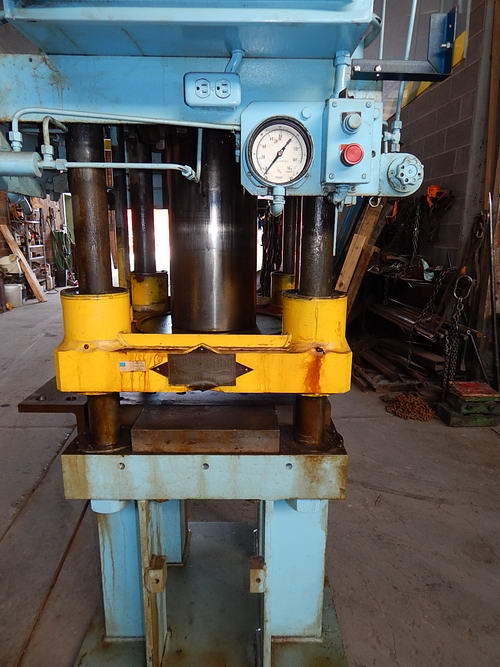 100 Ton BIRDSBORO Hydraulic Press, 18 Str, 23 Dylt, 29 x 29 Bed, 10 HP