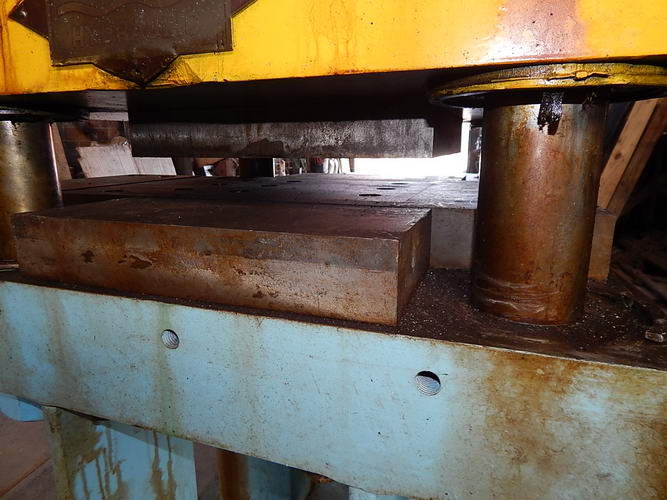 100 Ton BIRDSBORO Hydraulic Press, 18 Str, 23 Dylt, 29 x 29 Bed, 10 HP