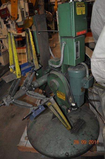 1,500 Lb REGAL Motorized Double End Uncoiler, 14 to 20 ID, 48 OD, 14 Width