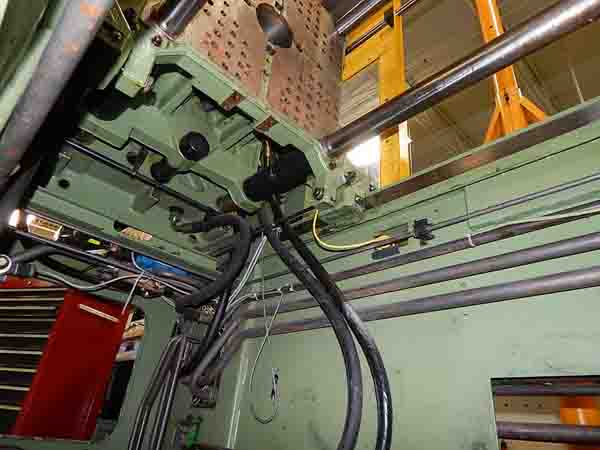 112 Ton ARBURG 2-Shot Injection Molding Machine, 22.4 Platen, 6.8 Ejector Str