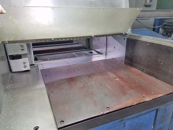 28 Blade BARDONS & OLIVER Non-Ferrous Precision Saw, 25 x 8 Cutting Window