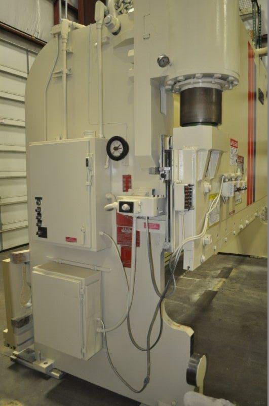 300 Ton PACIFIC Hydraulic Press Brake, 192 Bed/Ram, 174 Bet Hsgs, 12 Str