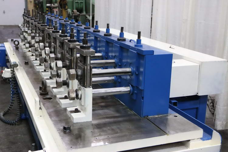 12-Stand CONTOUR Rafted Roll Former, 2 Spdl, 12 RS, 5 - 7 Vert, 20 HP