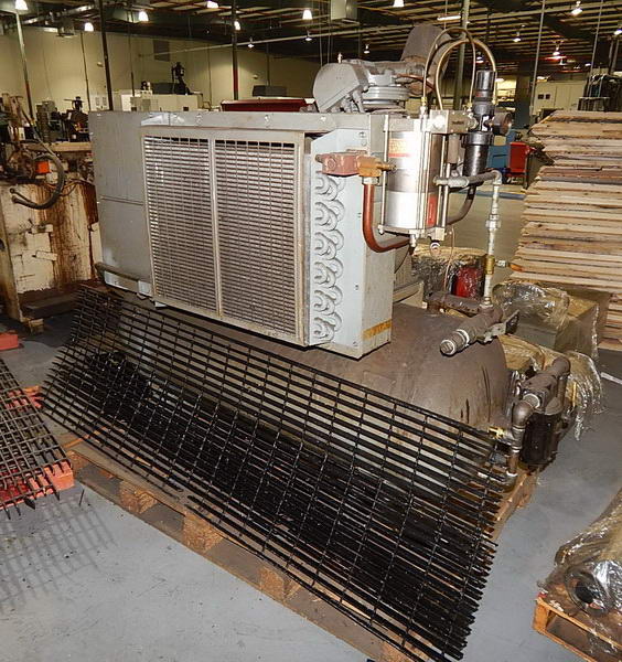 85 CFM @ 175 PSI INGERSOLL RAND Air Compressor, 2-Stage, 120 Gallon Tank, 25 HP