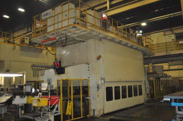 660 Ton KOMATSU SSDC Servo Press, 11.81 Str, 45.26 SH, 196.8 x 62.98 Bed