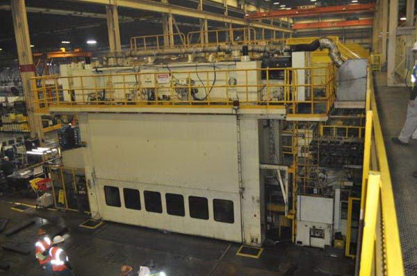 660 Ton KOMATSU SSDC Servo Press, 11.81 Str, 45.26 SH, 196.8 x 62.98 Bed