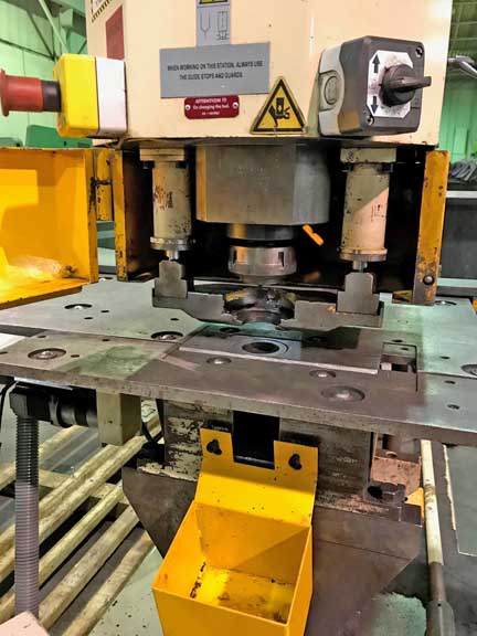 8 x 8 x 3/4 GEKA MODEL 165SD DUAL OPERATOR SEMI PAXY CNC HYDRAULIC IRONWORKER