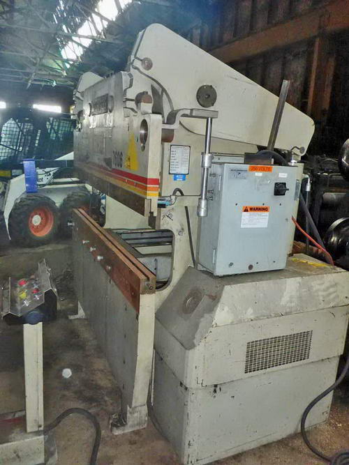 60 Ton ACCURPRESS Hydaulic Press Brake, 72 OA Bed, Automec CNC 150 Autogauge