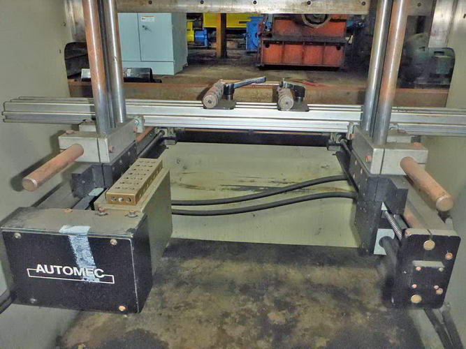 60 Ton ACCURPRESS Hydaulic Press Brake, 72 OA Bed, Automec CNC 150 Autogauge