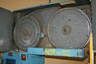 1 x 209 TANNEWITZ 3600MH Vertical Band Saw, 32 x 41 Table, 7-1/2 HP